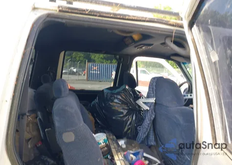 1999 GMC Suburban 2500 Sl from USA, damaged, VIN 3GKGC26R1XG501867